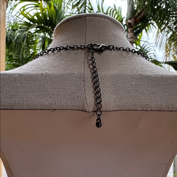 Vintage Cameo Charm Necklace with Black Accents - Picture 3 of 3